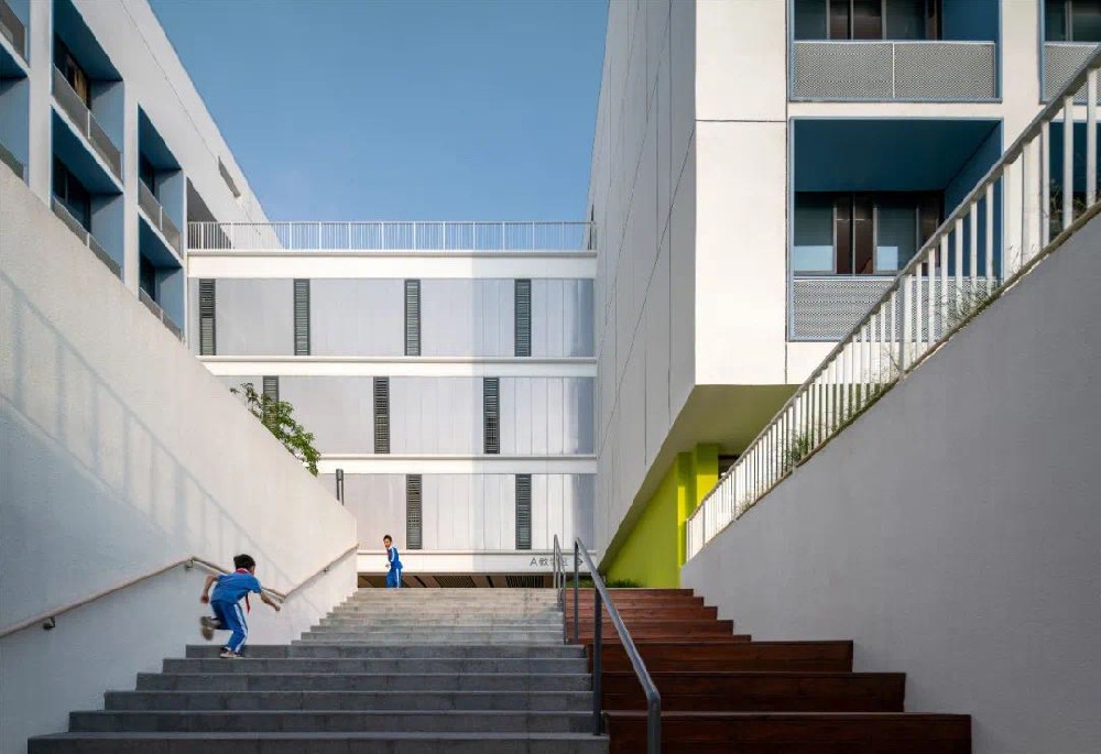 深圳世界厂学校幕墙
